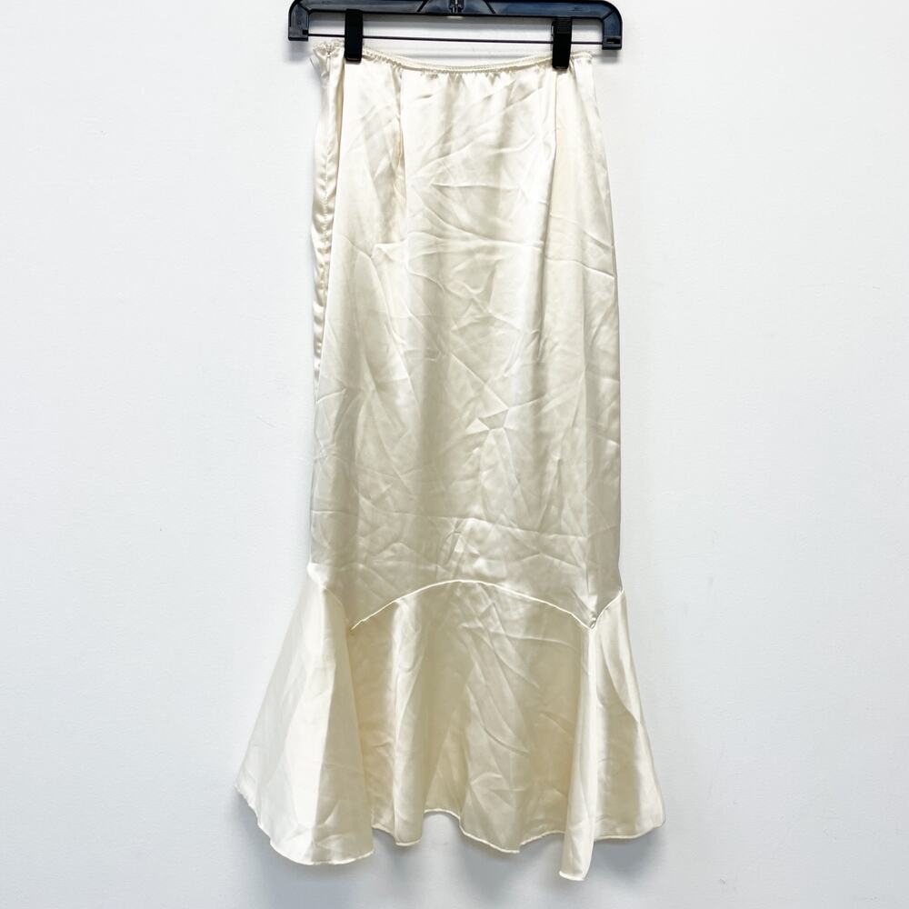 Kimchi Blue Women's Jensen Satin Fluted Maxi Skirt Off White‎ Size Small - Picture 3 of 9
